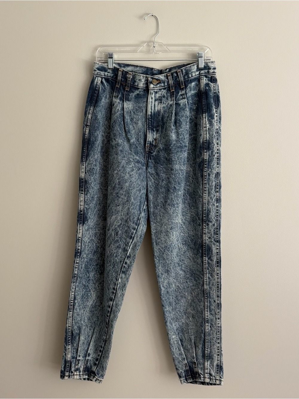 Vintage chic Women's Pleated Straight-Leg Acid Wash Blue Jeans Size 16